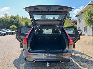 Volvo  B5 D AWD R-DESIGN-AHK-Sthg-Pano-360-Luft-BW