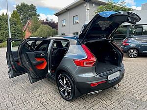 Volvo  T5 AWD Geartr. R-DESIGN -AHK-360-Pano-Pilot