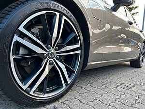 Volvo  T6 Recharge AWD R-DESIGN- Pano - Pilot - H/K