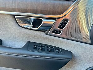 Volvo T6 AWD Geartronic INSCRIPTION-AHK-Pano-360-