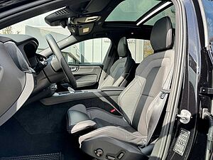Volvo  B5 D AWD ULTIMATE DARK - Luftfahrw. - HEICO