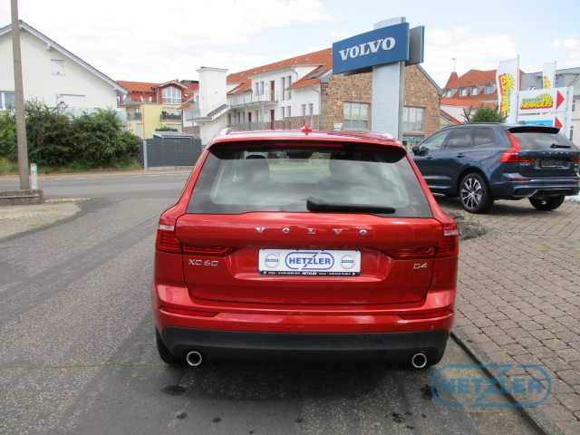 Volvo  Momentum 2WD D4 EU6d-T, Klima, Navigation