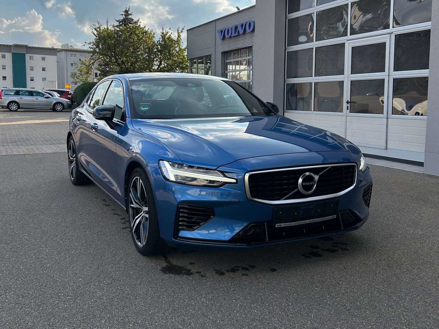 Volvo  R Design Recharge Plug-In Hybrid AWD