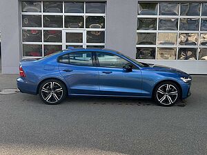 Volvo  R Design Recharge Plug-In Hybrid AWD