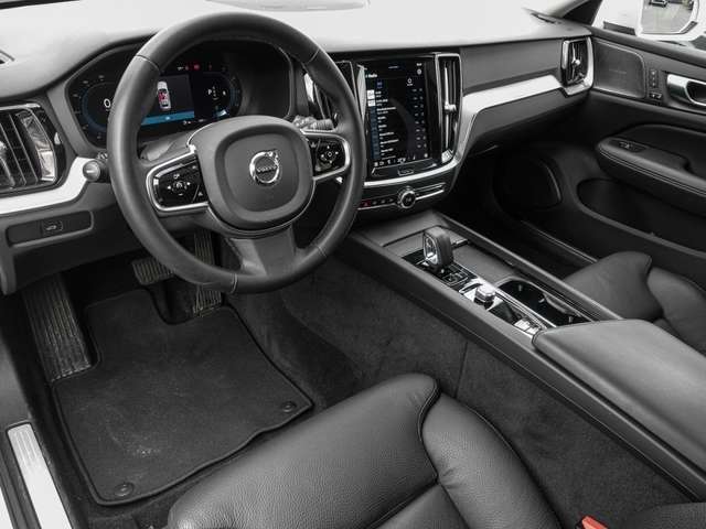 Volvo  B4 AWD Plus Pano Sthz ,360Grad
