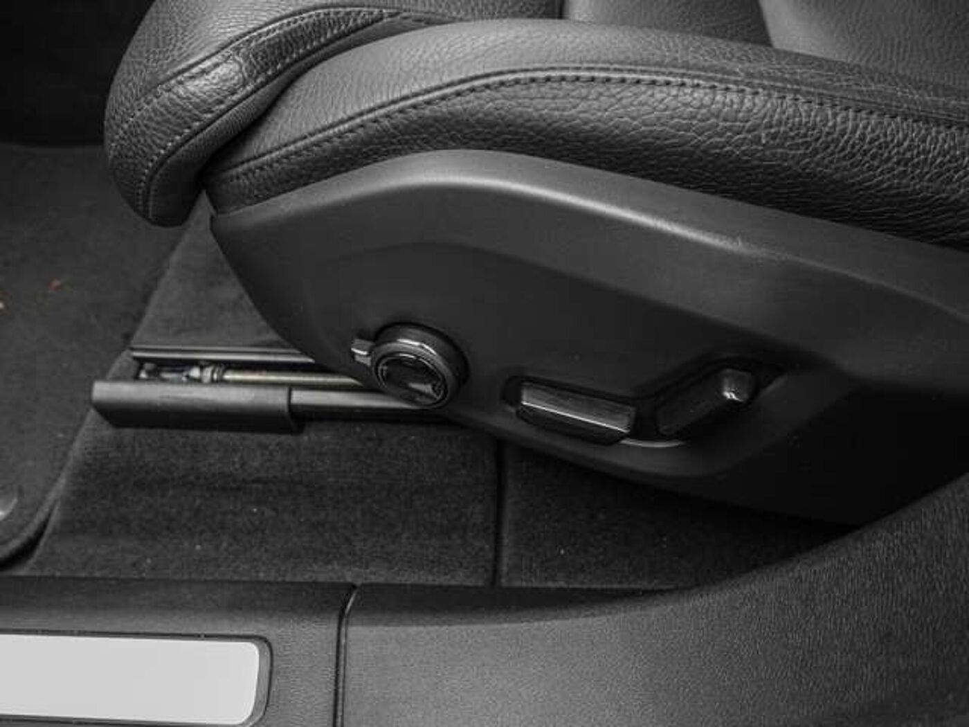 Volvo  Ultimate DarkAWD ACC NAVI LED