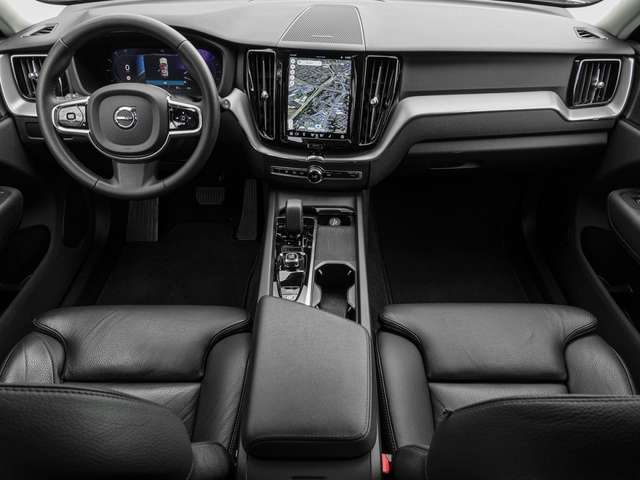 Volvo  Plus Dark 2WD ACC EL. HECK