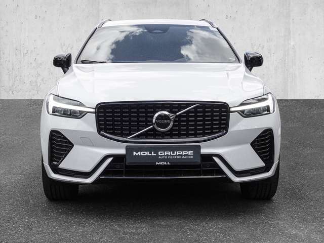 Volvo  B4 2WD Dark Plus EL. HECK AHK LED