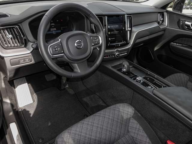 Volvo  T6 AWD Essential Plug-In Pano Sthz. LED