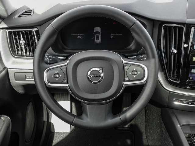Volvo  T6 AWD Essential Plug-In Pano Sthz. LED