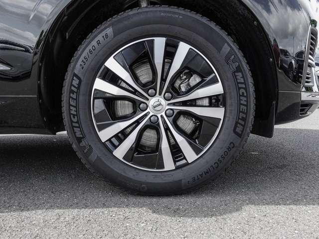 Volvo  T6 AWD Essential Plug-In Pano Sthz. LED