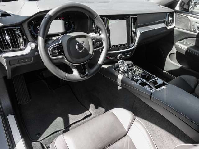 Volvo  T8 Twin Engine AWD Ultimate Dark Plug-In Head UP A