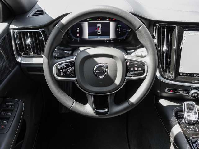 Volvo  T8 Twin Engine AWD Ultimate Dark Plug-In Head UP A