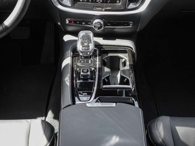 Volvo  T8 Twin Engine AWD Ultimate Dark Plug-In Head UP A