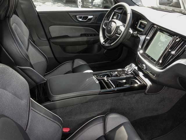 Volvo  T8 Twin Engine AWD Ultimate Dark Plug-In Head UP A