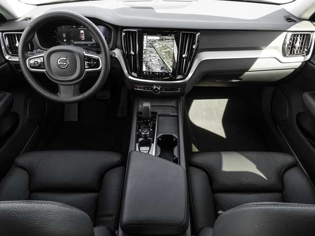 Volvo  B4 AWD Plus Sthz. LED