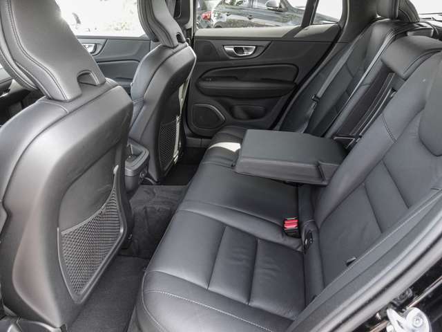 Volvo  B4 AWD Plus Sthz. LED