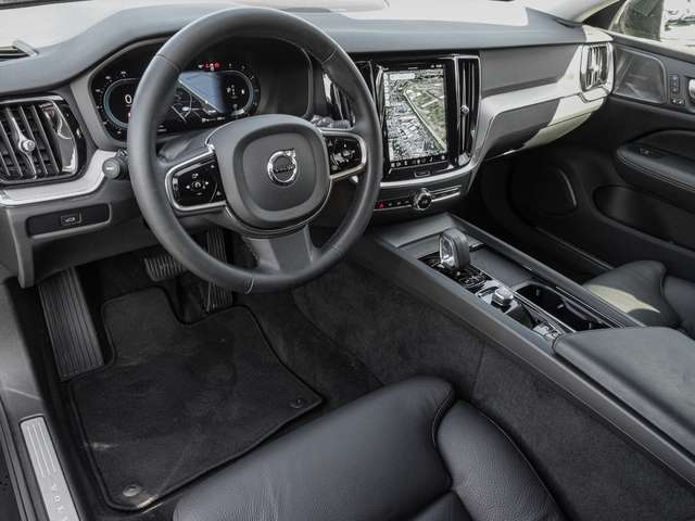 Volvo  B4 AWD Plus Sthz. LED