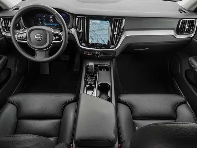 Volvo  B4 AWD Plus MATRIX  Sthz.