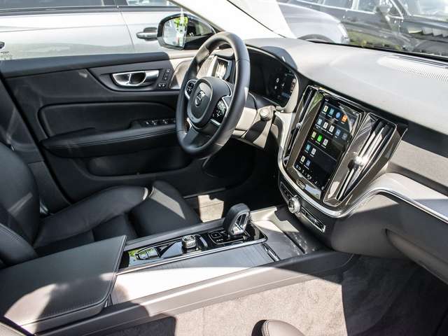 Volvo  B4 AWD Plus ACC LED