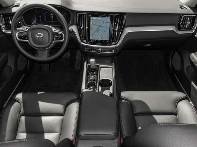 Volvo  B4 AWD Plus ACC LED