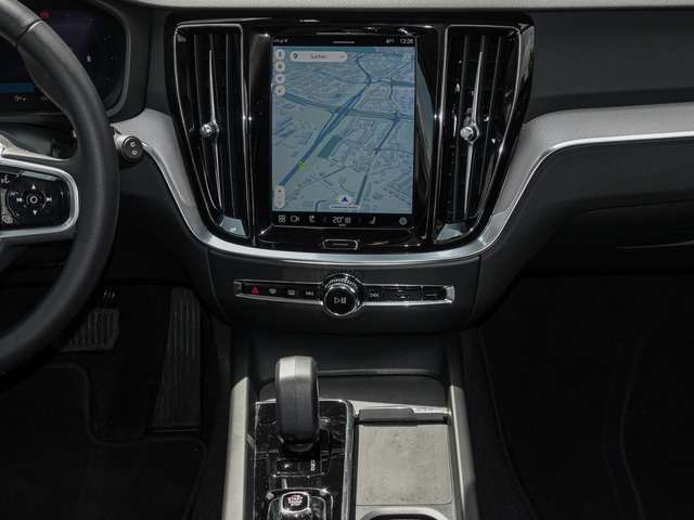 Volvo  B4 AWD Plus ACC LED