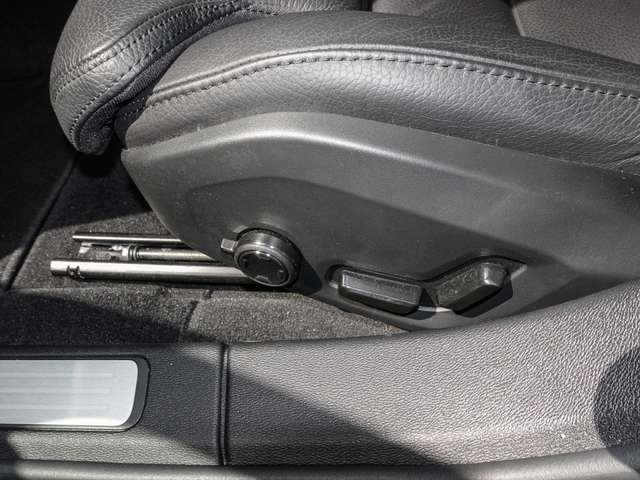 Volvo  B4 AWD Plus ACC LED