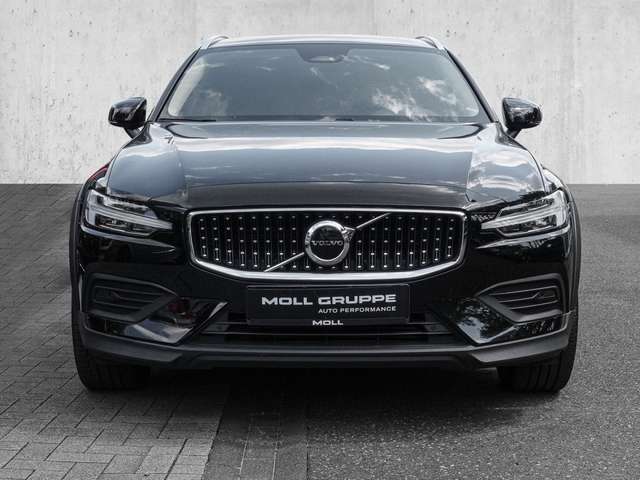 Volvo  B4 AWD Plus ACC LED