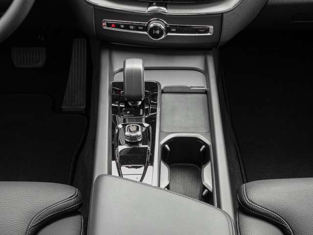 Volvo  T8 AWD Ultra Dark MATRIX ACC AUT EL. HECK LM