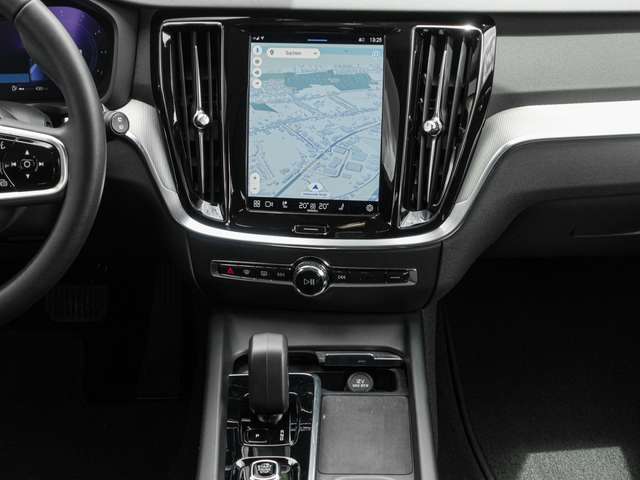 Volvo  B4 AWD Plus AHK LED