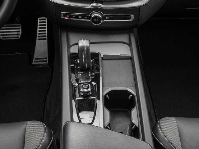 Volvo  T6 Twin Engine AWD R Design Plug