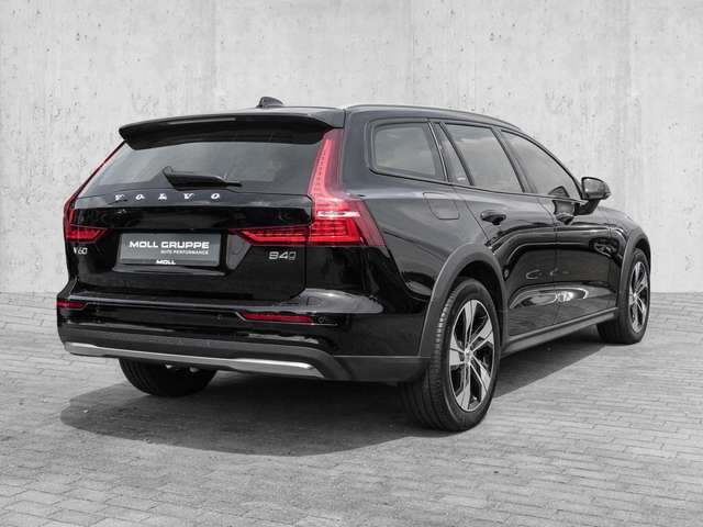 Volvo  B4 AWD Plus LED