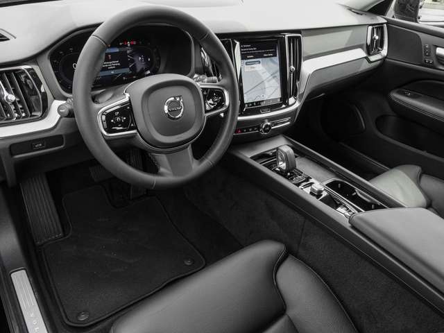 Volvo  B4 AWD Plus LED