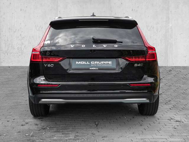 Volvo  B4 AWD Plus ACC LED