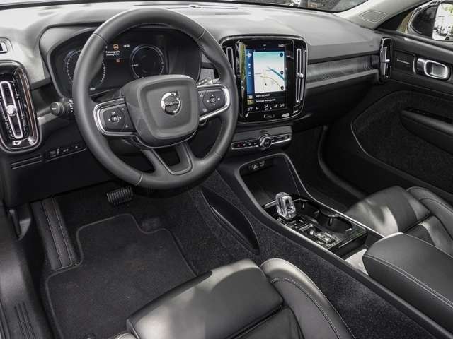 Volvo  T4 2WD Ultimate Dark Plug-In Pano Navi