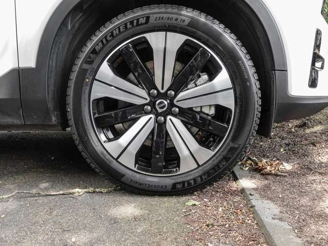 Volvo  T4 2WD Ultimate Dark Plug-In Pano Navi