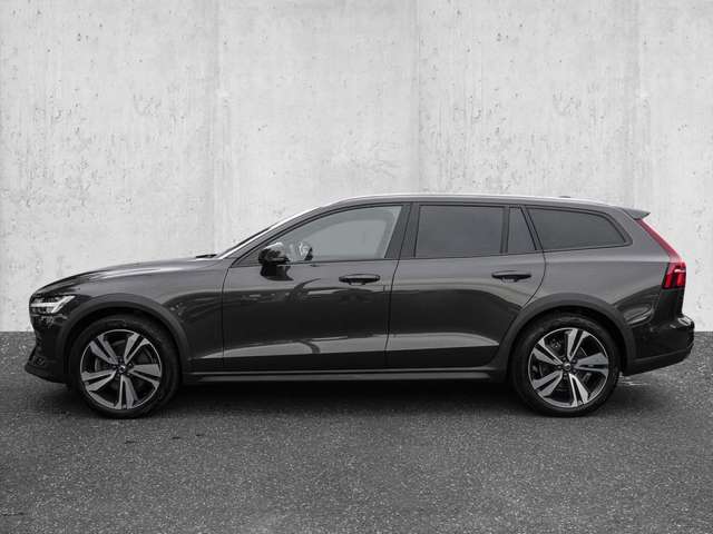 Volvo  B4 AWD Plus MATRIX  Harman/Kardon
