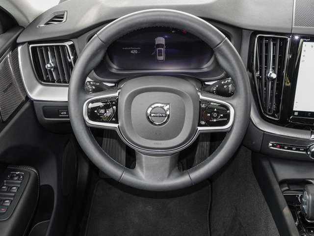 Volvo  B4 2WD Inscription Pano 360Grad LED