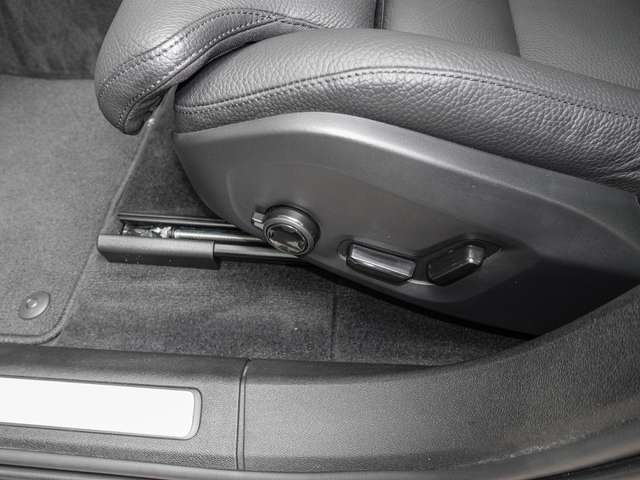 Volvo  B4 2WD Inscription Pano 360Grad LED