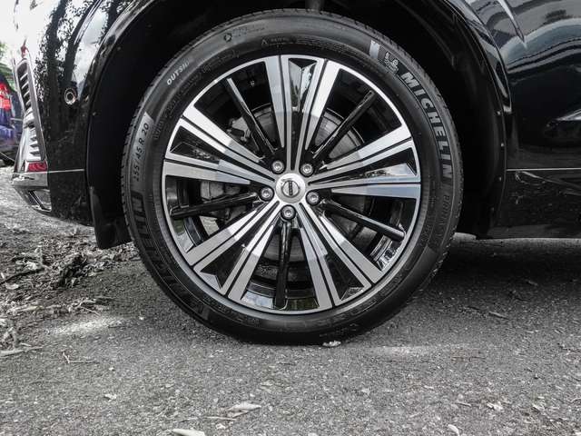 Volvo  B4 2WD Inscription Pano 360Grad LED