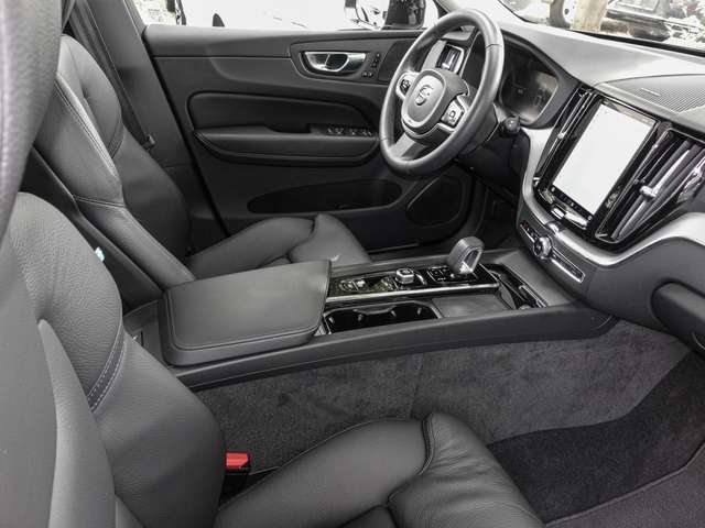 Volvo  B4 2WD Inscription Pano 360Grad LED
