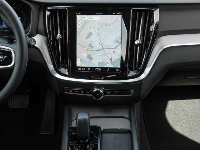 Volvo  B4 AWD Plus ACC LED