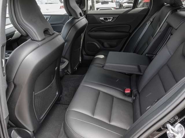 Volvo  B4 AWD Plus ACC LED