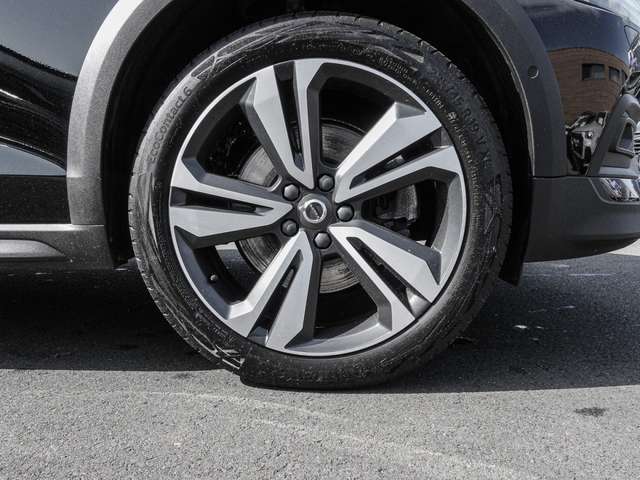 Volvo  B4 AWD Plus ACC LED