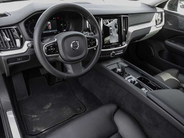Volvo  B4 AWD Plus ACC LED