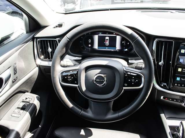 Volvo  B4 (Diesel) AWD Plus LED 360Grad