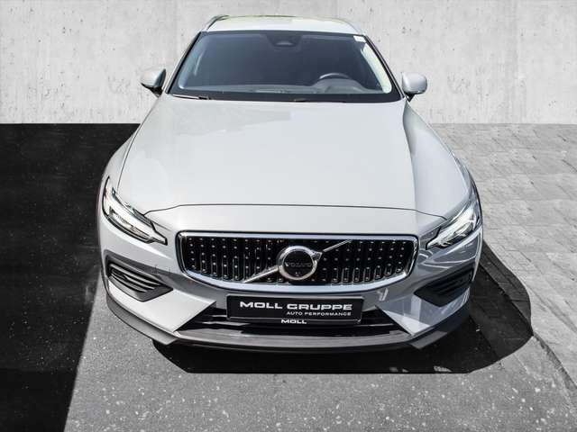 Volvo  B4 (Diesel) AWD Plus LED 360Grad