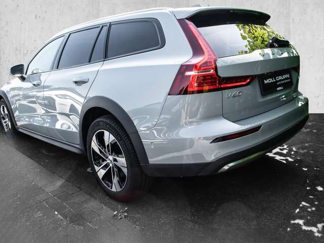 Volvo  B4 (Diesel) AWD Plus LED 360Grad