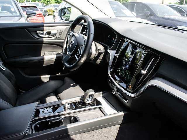 Volvo  B4 (Diesel) AWD Plus LED 360Grad