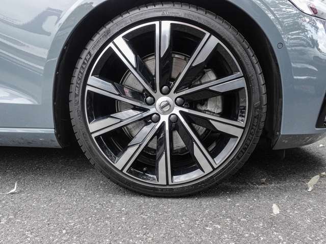 Volvo  B5 AWD Ultimate Dark Sthz. Head UP Schiebedach